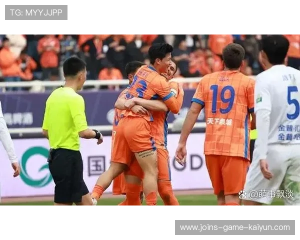 穆里尼奥怒摔水瓶片段流出:裁判快气哭 穆里尼奥怒摔水瓶片段流出:裁判快气哭