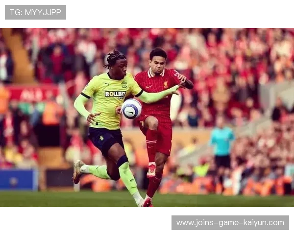 利物浦锋线连续突破制造威胁 利物浦锋线连续突破制造威胁