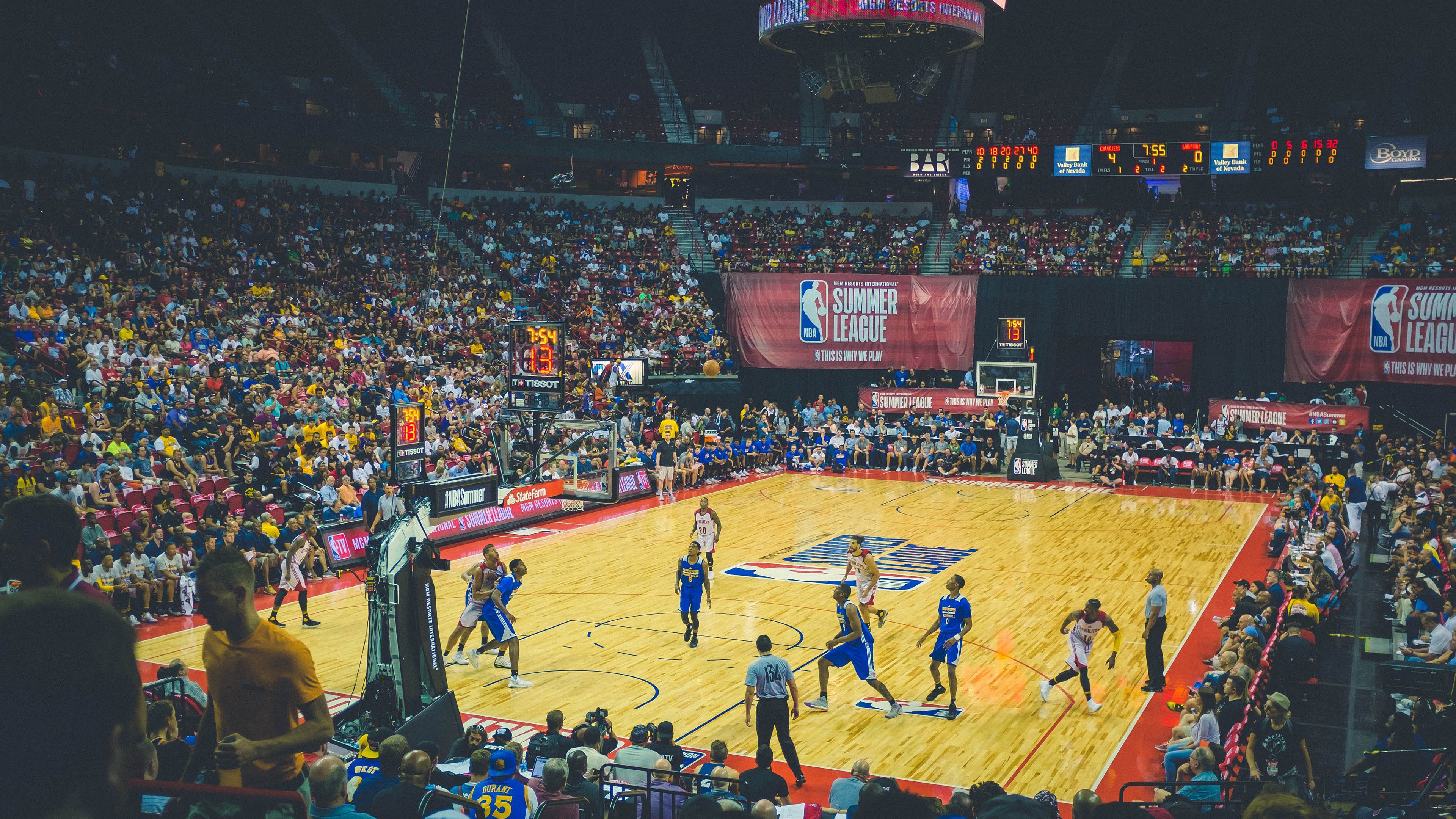 无障碍健身房试点开启 配套首场融合健身赛